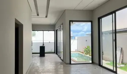 Luxuoso Condomínio Splendido - Casa à Venda em Uberlândia-MG - Jardim Botânico: 3 quartos, 3 suítes, 1 sala, 4 banheiros, 2 vagas, 201m².