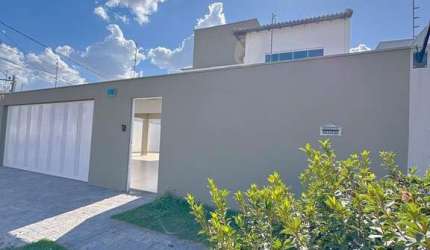 Casa para locação em Uberlândia-MG, Alto Umuarama: 4 quartos, 2 suítes, 1 sala, 4 vagas de garagem!