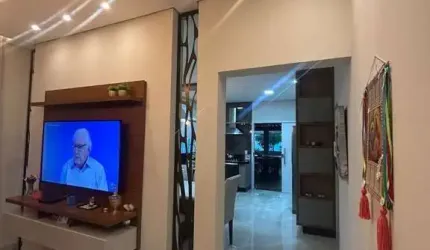 Imperdível casa à venda em Uberlândia-MG, Jardim Sul: 2 quartos, 1 suíte, 1 sala, 1 banheiro, 3 vagas de garagem, 185m².