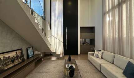 Venda de Condomínio Splendido com 3 Quartos no Jardim Botânico - Uberlândia-MG: 220m², 4 vagas de garagem.
