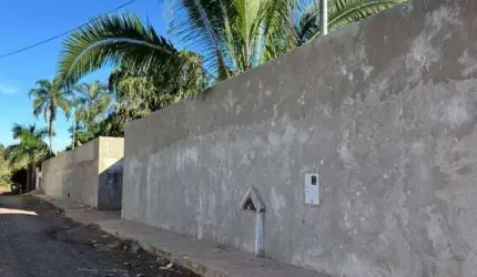 Chácara  para Locação em Uberlândia-MG, Bairro Chácaras Parque Maravilha: 4 Quartos, 2 Suítes, 1 Sala, 3 Banheiros, 400m².
