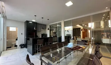 Imperdível! Casa à venda em Uberlândia-MG, Alto Umuarama, 3 quartos, 3 suítes, 4 banheiros, 2 vagas, 360m².