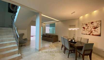 Sobrado, excelente projeto e acabamento, 3 suítes sendo 1 master com closet e banheira, todas com armário e ar condicionado, sala de TV no piso superior, sala grande em três ambientes com lavabo, escr