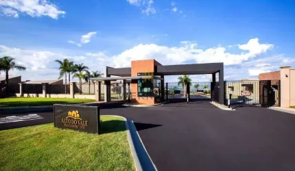 Casa em com condomínio com uma vista maravilhosa! Alto do Vale.