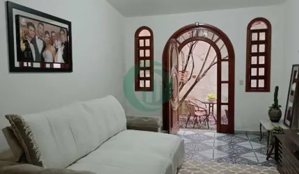 Sobrado com 263m² em terreno plano!