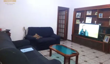 Casa com 3 quartos à venda no Centro