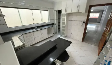 Linda casa com area de lazer
