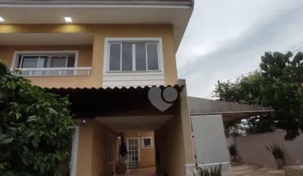Casa duplex pronta para morar Don José com vista para montanha