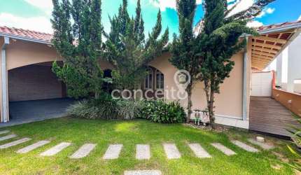Casa Plana com 3 Dormitórios e 3 Vagas na Escola Agrícola!