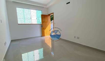 LINDA CASA SOBREPOSTA BAIXA - COM FINO ACABAMENTO – 3 SUÍTES – 5 VAGAS - 147M² - CAMPO GRANDE