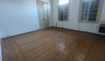 SALA COMERCIAL NO CENTRO DE SANTOS (SP), EM EDIFÍCIO HISTÓRICO POR R$ 150.000,00!
