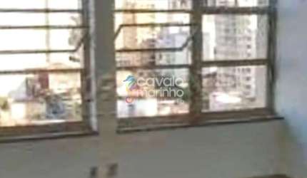 Sala à venda ou para alugar de 34m² com banheiro no Centro