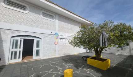 Casa à venda ou para alugar com 710m² e 5 quartos na Ribeirânia.