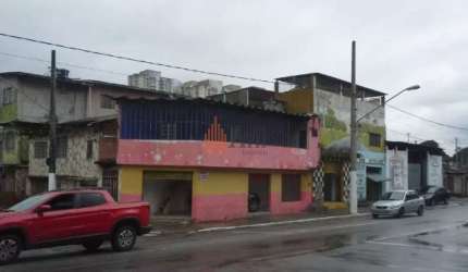 Casa comercial na Avenida Anhaia Mello, com 320m², sendo 3 Suítes com hidro