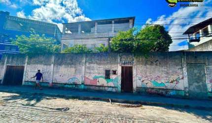 Casa com 3 quartos à venda por R$ 650.000