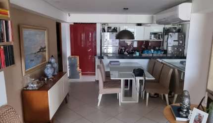 LINDO APARTAMENTO NASCENTE FRENTE MAR