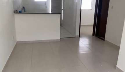 Vendo Village em Condomínio Fechado – A 350m da Praia