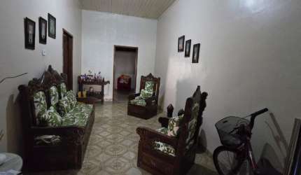 OTIMA  CASA EM RUA COMERCIAL E RESIDENCIA