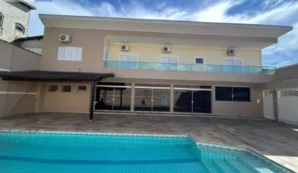 Casa para Venda em Cachoeira Paulista, Parque Primavera, 4 dormitórios, 4 suítes, 3 banheiros, 4 vagas