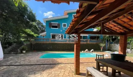 Chácara de luxo em Jundiaí-SP: 5 quartos, 5 suítes, 6 banheiros, 6 vagas de garagem, 372m² de área no Bosque dos Pinheirinhos!