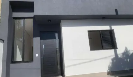 Casa à Venda no Jardim Marambaia: 3 Quartos, 1 Suíte, 1 Sala, 2 Vagas, 96m² de Área