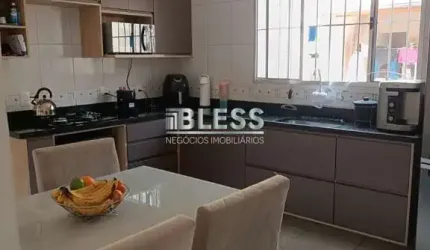 CASA SOBRADO À VENDA COM 2 DORMITÓRIOS EM VÁRZEA PAULISTA SP: Jardim América, 2 salas, 2 banheiros, 2 vagas de garagem!