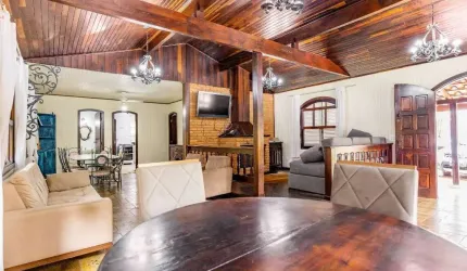 Chácara Mosteiro de Itaici com 2.500 m² com 2 casas