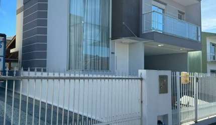 Casa com 3 quartos à venda na Praia Comprida, São José  por R$ 1.450.000