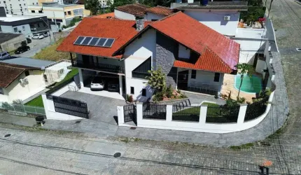 Casa com 4 quartos à venda na Renato de Barba, 75, Velha, Blumenau por R$ 1.280.000