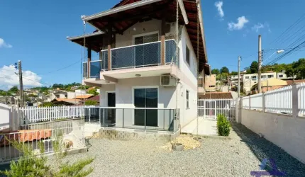 Casa com 4 quartos à venda na Rua Wilhelm Alsleben, 522, Fidélis, Blumenau por R$ 786.400