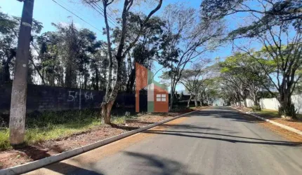 Terreno de 980m² no loteamento Vale das Flores em Atibaia
