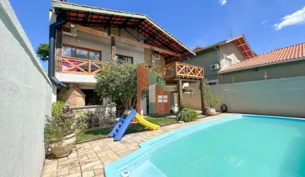 Casa c/ 3 quartos (2 suítes) e piscina à Venda, Jd do Lago - Atibaia