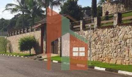 3 terrenos com 2 casas à Venda em condomínio