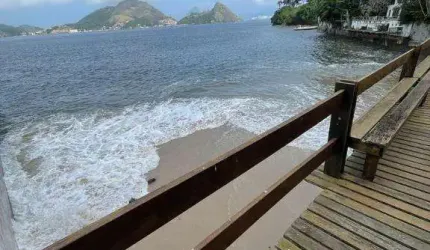 Ocean vende:São Francisco, casa 4 quartos sendo 1suíte, mobiliada, sauna vista, mar, praia privativa