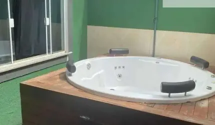 Ocean vende: Itaipuaçu, apartamento, 2 quartos, área com hidro, cozinha americana, garagem.