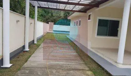 Ocean vende: Recanto condomínio 3 quartos sendo 1 suíte. edícula com churrasqueira, piscina, varanda