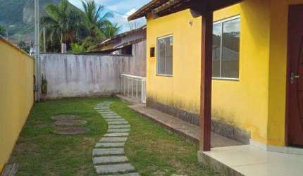 Ocean vende: Maricá, Manu Manuela, casa 2 quartos(1suíte), cozinha planejada.