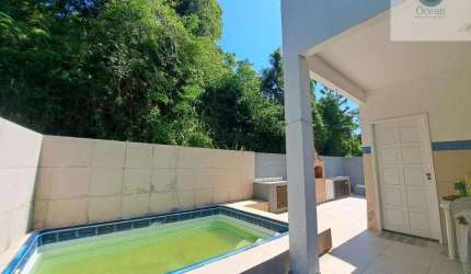 Ocean vende: Maricá, Flamengo, casa duplex 2 quartos, área de lazer, piscina, churrasqueira.