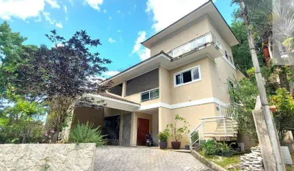 Ocean vende: Piratininga, condomínio Ubá,  casa clean,  3 Dormitórios, 3 Suítes, piscina, armários,