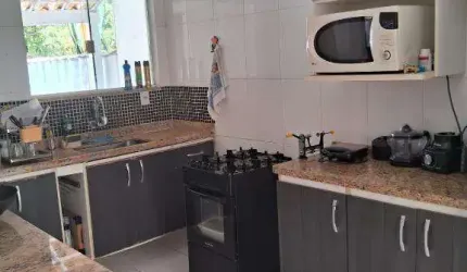 Ocean vende: Itaipuaçu, Barroco, Casa 2quartos, sendo 1 suíte + closet , armários cozinha e banheiro
