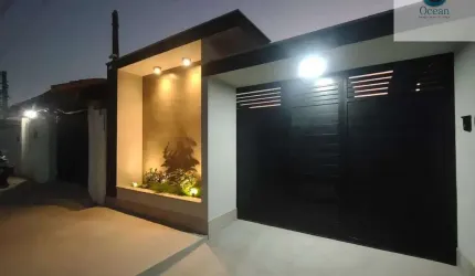 Ocean vende: Itaipuaçu, casa 2 quartos(1suíte 20M²),  SPA 8 pessoas,  pé direito alto. Amplo  jardim
