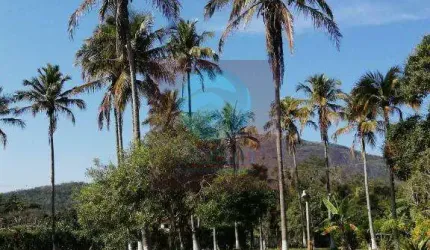 Ocean vende: Itaocaia Valley  sitio de 6.500 m2 casa 3 quartos sendo 1 suíte  plano e gramado