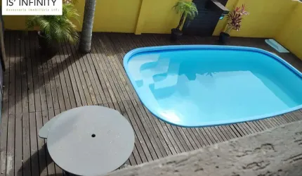 Lindo sobrado com piscina no litoral do Paraná   100km de Curitiba R$550 mil