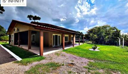 Chácara/casa com Piscina/ Perto de tudo só mudar $970 mil