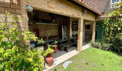 Casa disponível para Julho de 2025 com 5 dormitórios para alugar, 270 m² por R$ 3.800/mês - Liberdade - Campina Grande/PB