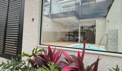 Sobrado Alto Padrão com Piscina - 3 Suítes Balneário Marajó - Matinhos-PR