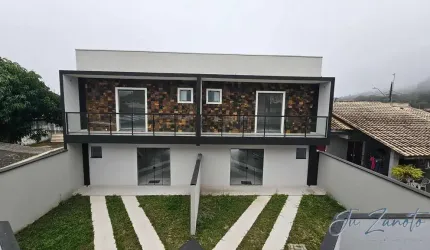 Sobrado Novo 3 quartos com Piscina, entre a AV Curitiba e Arthur Zanlutti