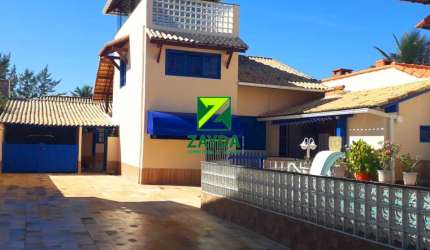 Luxuosa casa com 07 quartos e piscina, no Condomínio Orla 500, em Unamar/Cabo Frio.