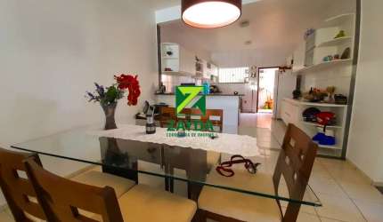 Casa à venda em Casimiro de Abreu-RJ, na Vila Campo Alegre: 2 quartos, 1 suíte, 2 salas, 2 banheiros, 2 vagas, 97m².