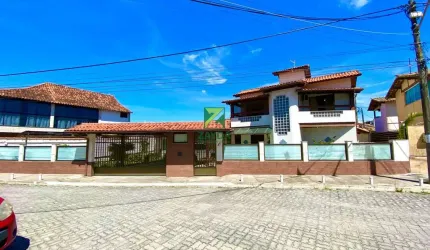 Casa duplex de Alto Padrão com área verde com piscina finos acabamentos. Planejada para oferecer o melhor para você e sua família.